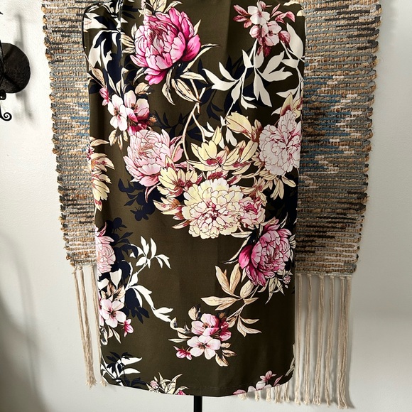 7th Avenue NY&C Floral Sleeveless Top- Green and Pink - Picture 6 of 10